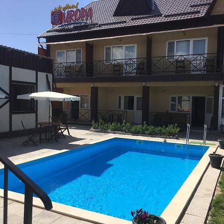 Evropa Hotel Бостері Екстер'єр фото