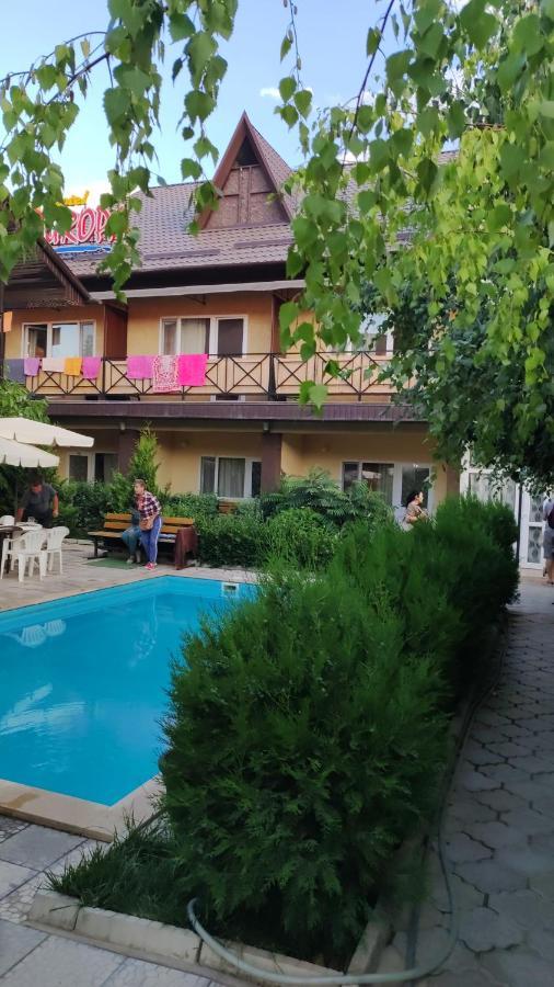 Evropa Hotel Бостері Екстер'єр фото